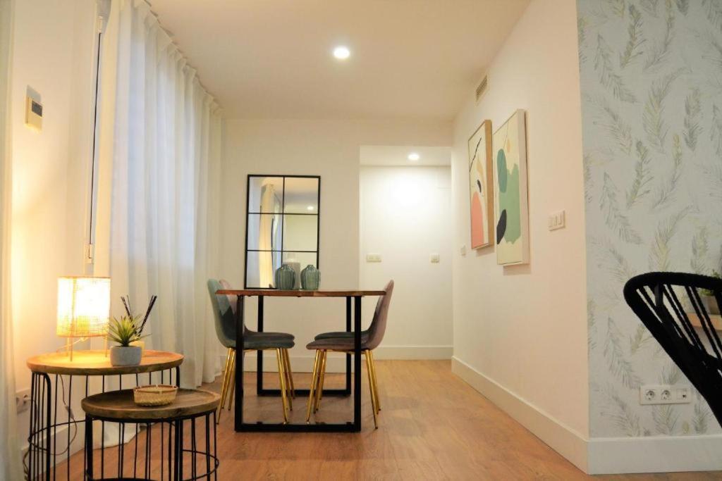 Апартаменти Acogedor Apartamento Junto Al Museo Picasso Малага Екстер'єр фото